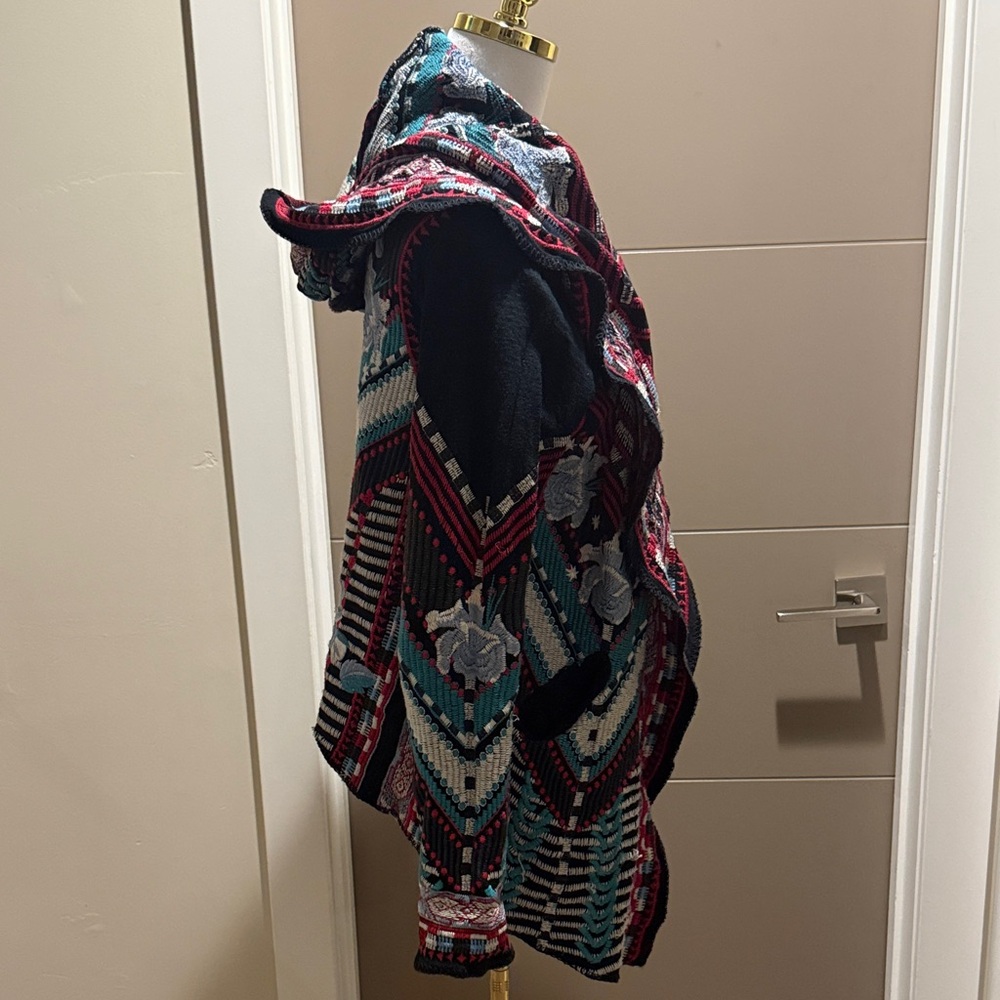 Stunning Embroidered Geometric Patterned Sweater - image 4